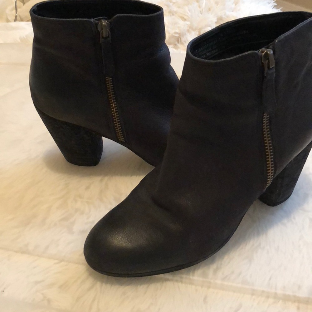 BP black booties